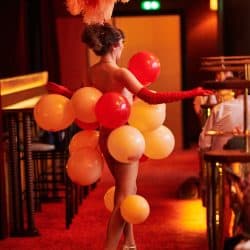 Mara de Nudée. Photo de Mattia Baldi pour Paris Burlesque Show. Restaurant Mistinguett (Paris)